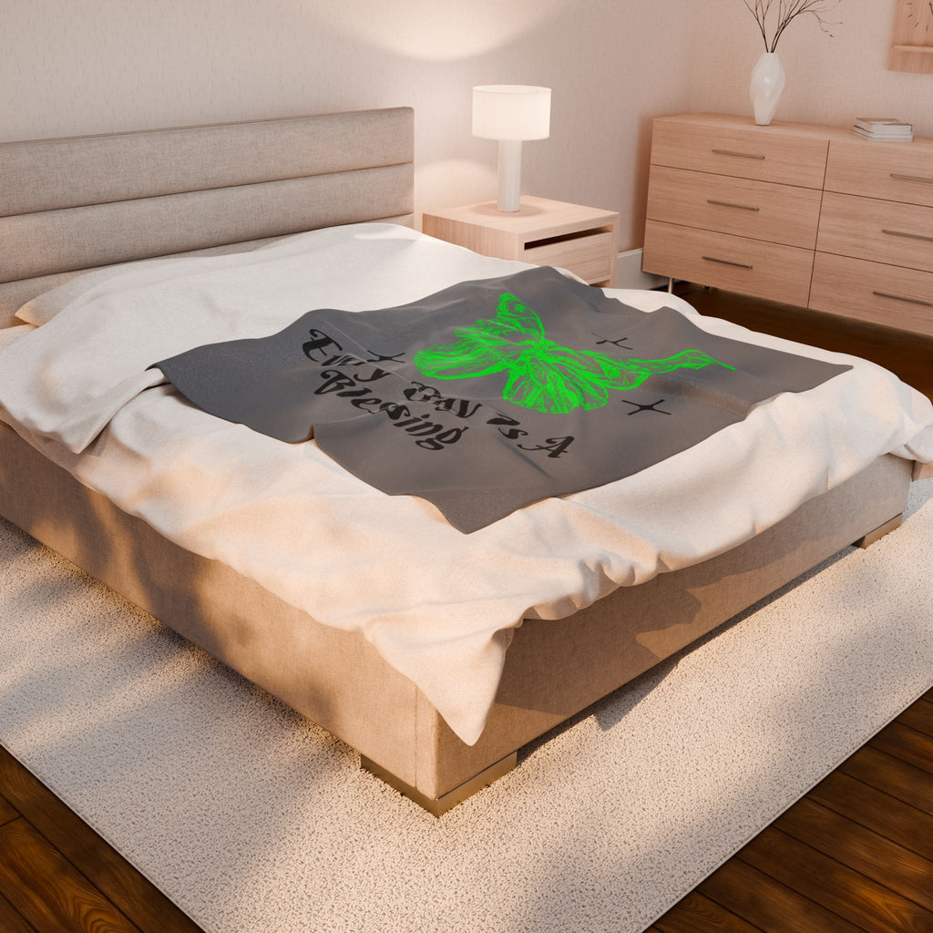 “Every Day Is A Blessing” Plush Blanket – Cozy Comfort with Hearterfly Plush Blanket -Every Day Is A Blessing - Cozy Home Decor | Gift for Her | Motivational Throw Blanket